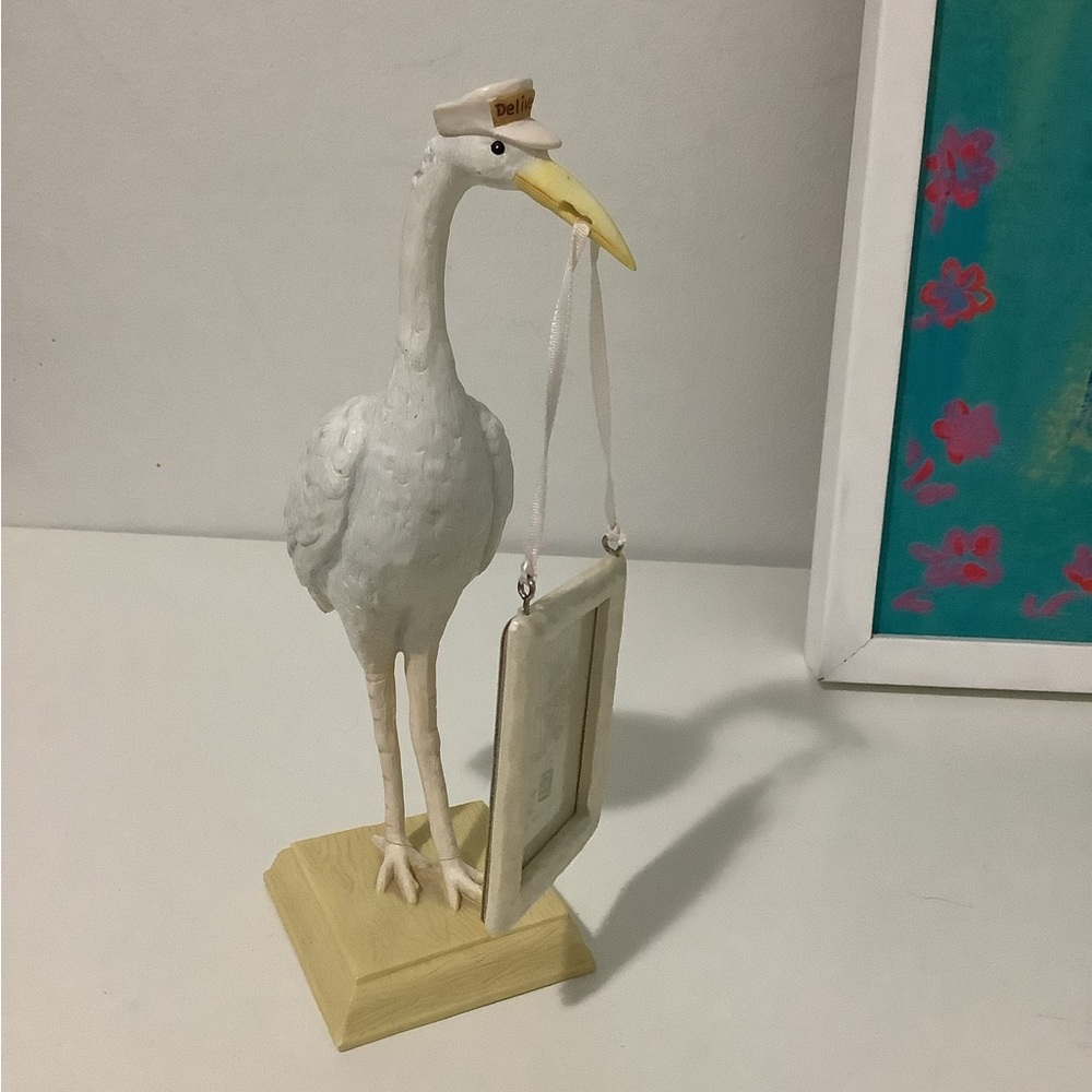 VINTAGE, RUSS BERRIE HAND PAINTED Acrylic  STORK with PICTURE FRAME.. 🕊️